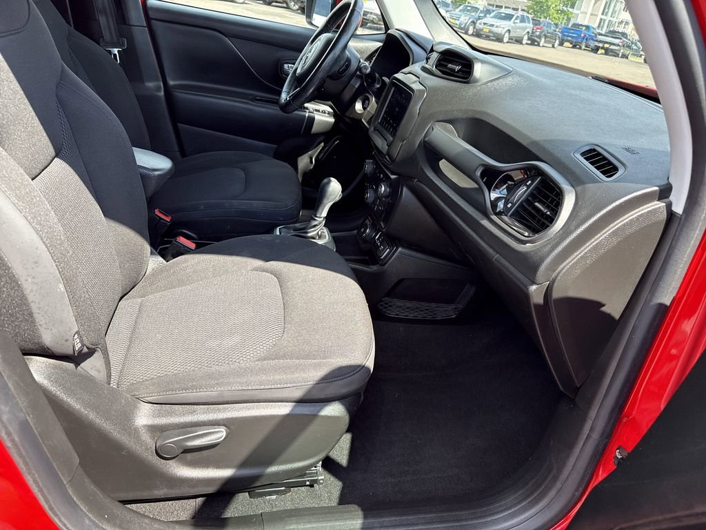 Used 2019 Jeep Renegade Altitude w/ Quick Order Package 2XM AWD/4WD image 21