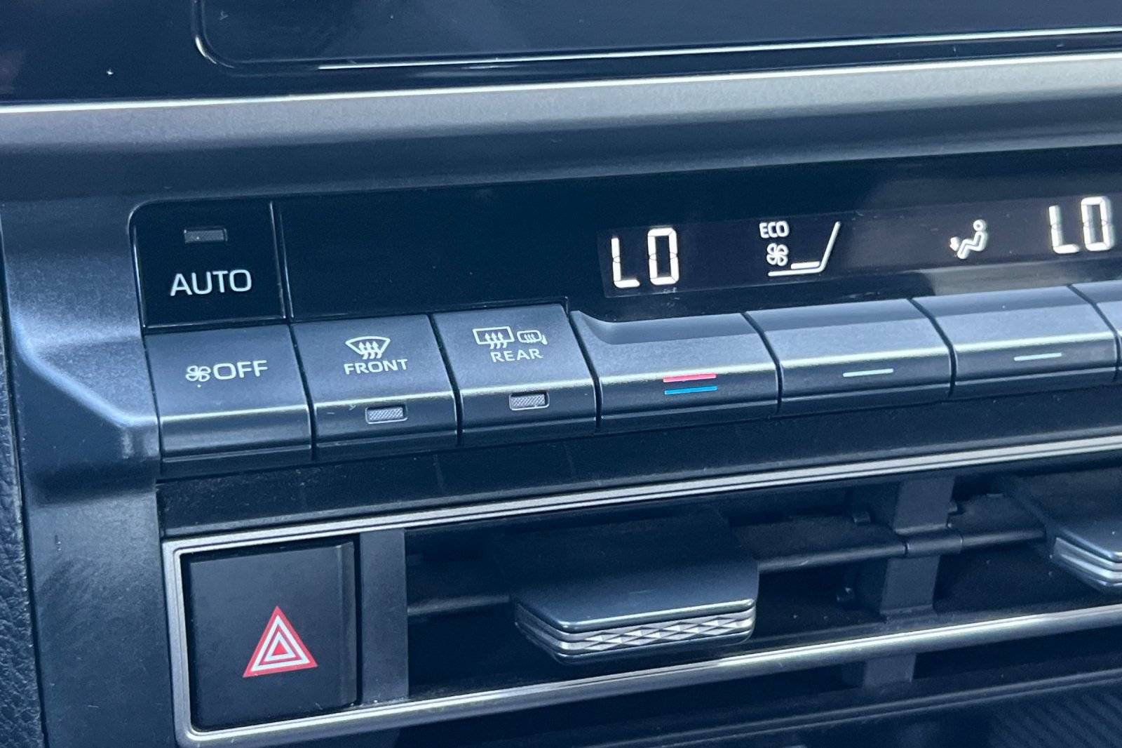 Certified 2025 Toyota Camry SE FWD image 29