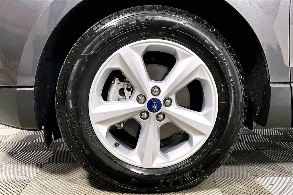 Used 2020 Ford Edge SE image 8