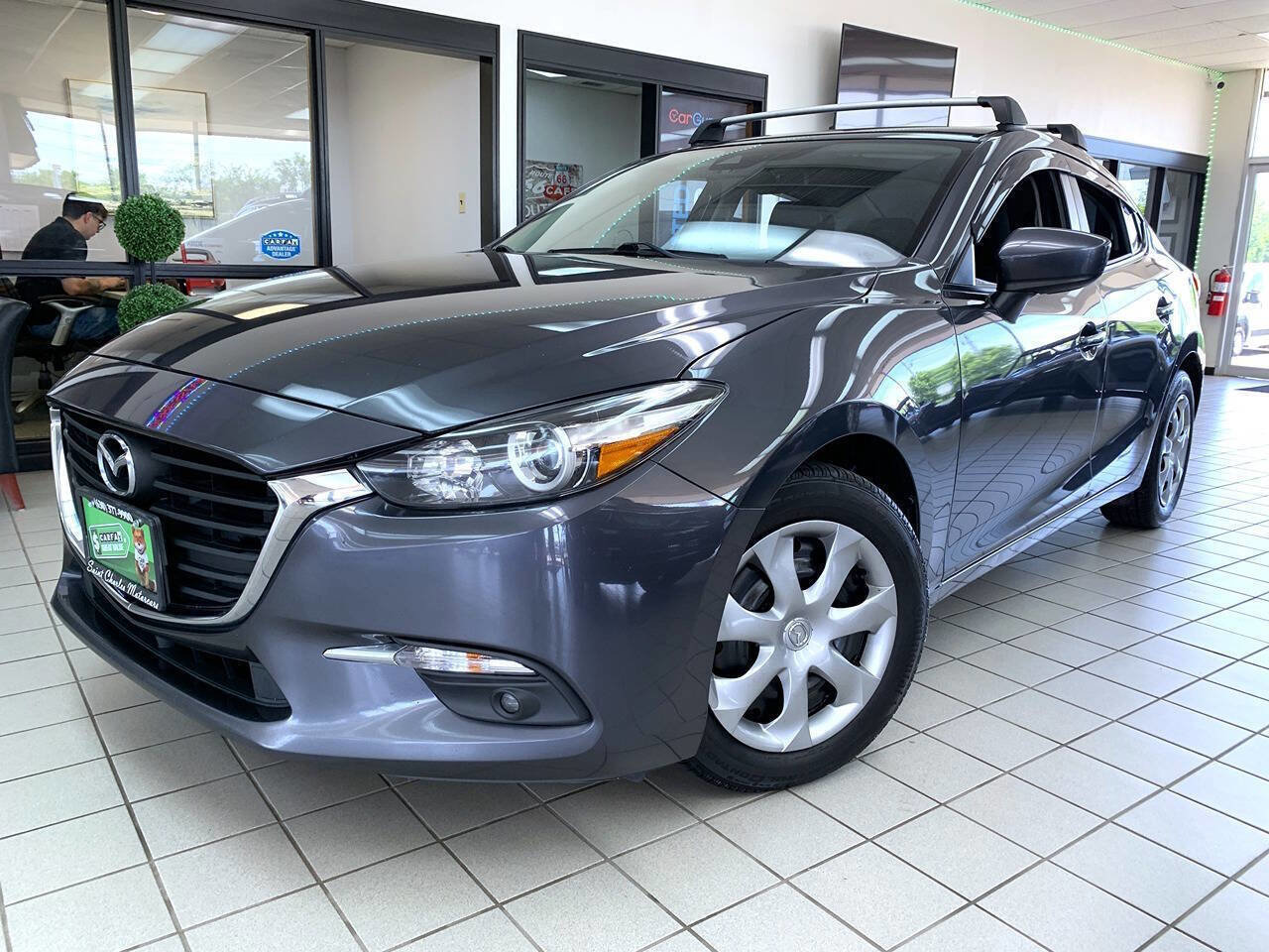 Used 2018 MAZDA MAZDA3 Sport FWD image 2