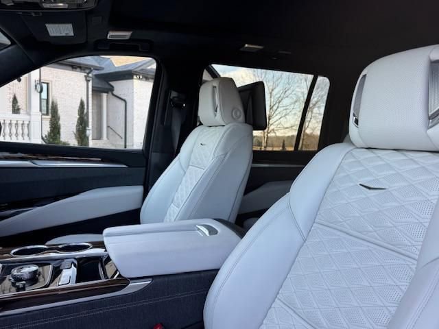 Used 2026 Cadillac Escalade ESV Platinum Sport w/ LPO, Floor Liner Package image 22