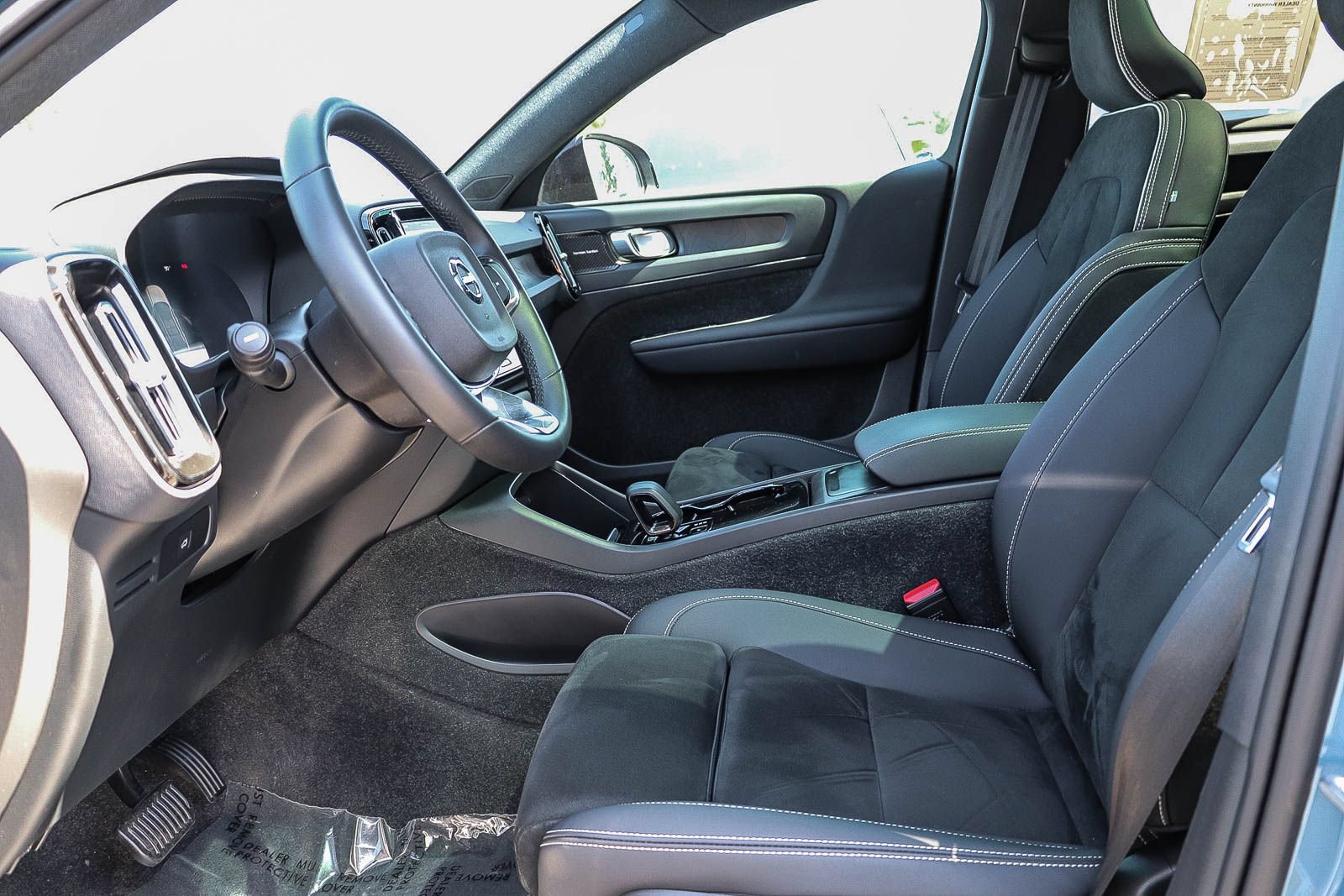 Used 2023 Volvo C40 P8 Recharge Ultimate w/ Protection Package Premier AWD/4WD image 18