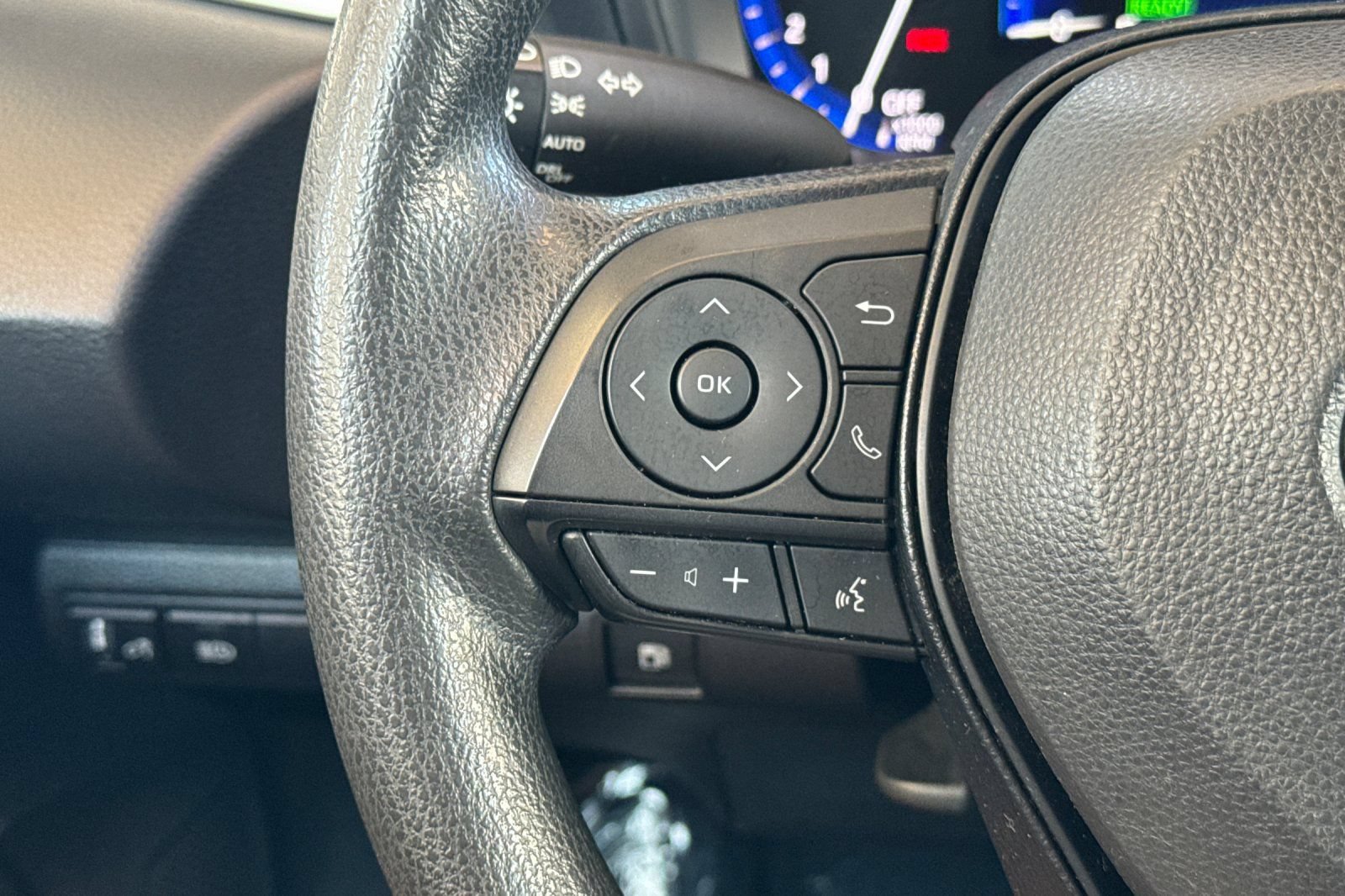 Certified 2022 Toyota Corolla LE FWD image 28