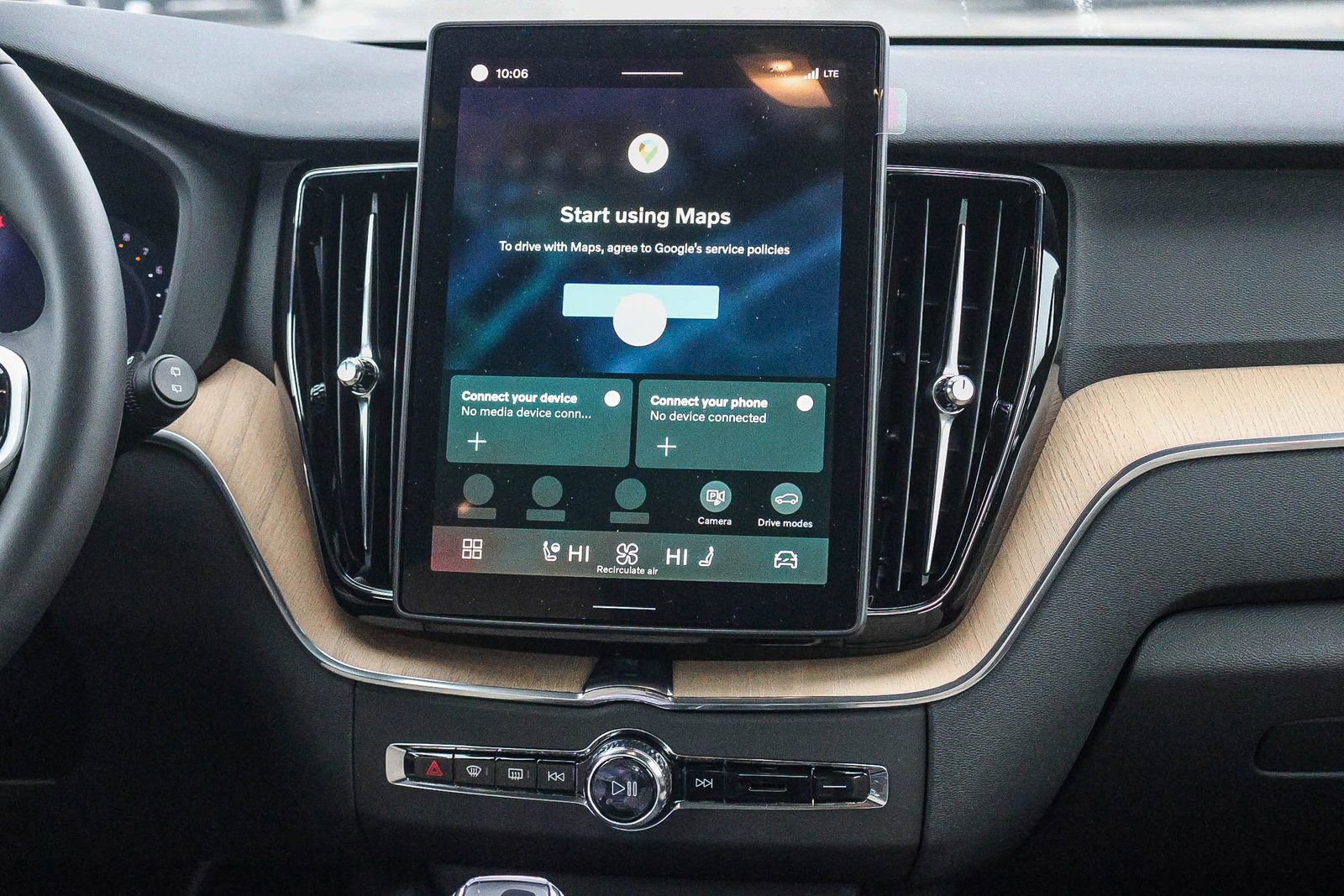 New 2026 Volvo XC60 B5 Core w/ Climate Package image 24