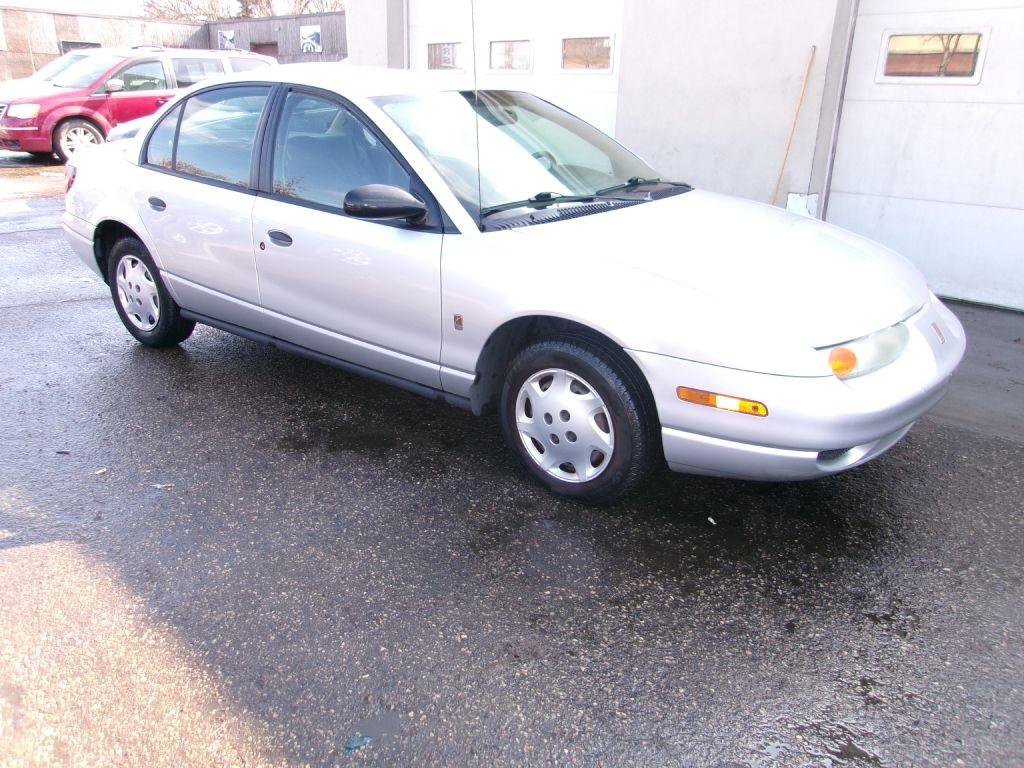Used 2002 Saturn S-Series SL1 image 1