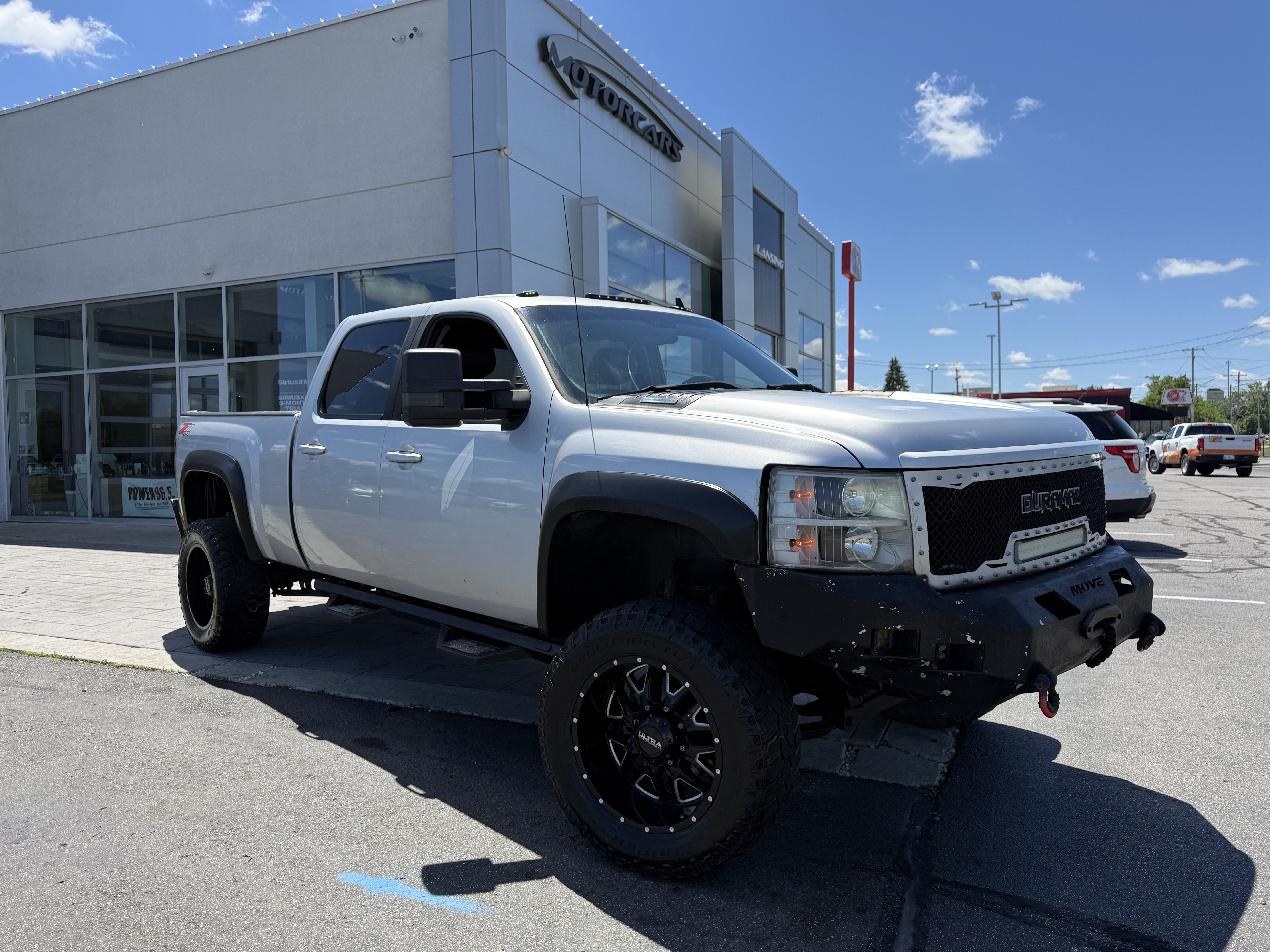 Used 2014 Chevrolet Silverado 2500 LT w/ Z71 Appearance Package AWD/4WD image 8
