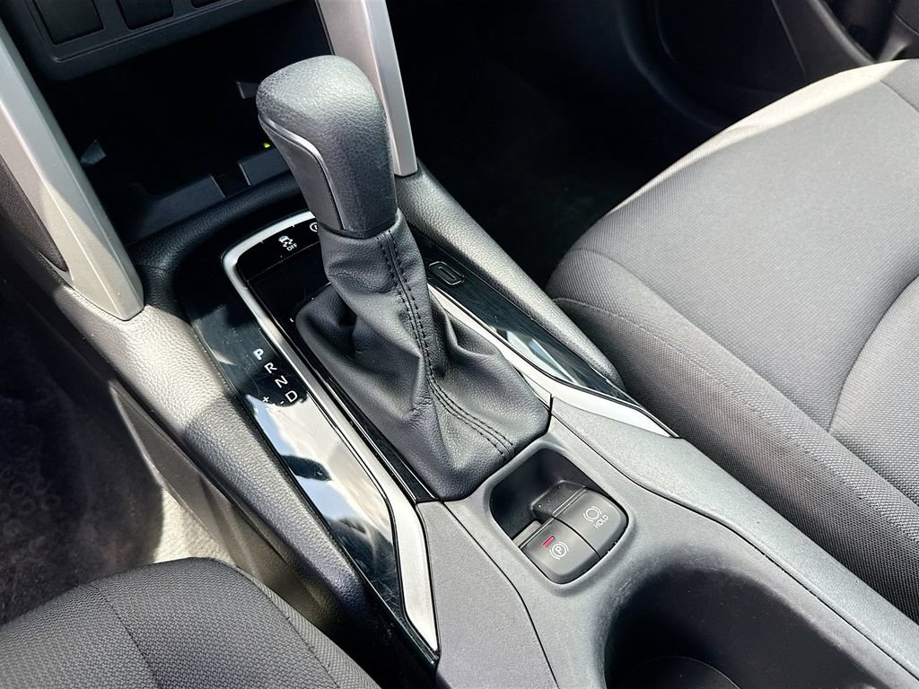 Used 2024 Toyota Corolla Cross LE w/ Moonroof Package AWD/4WD image 18
