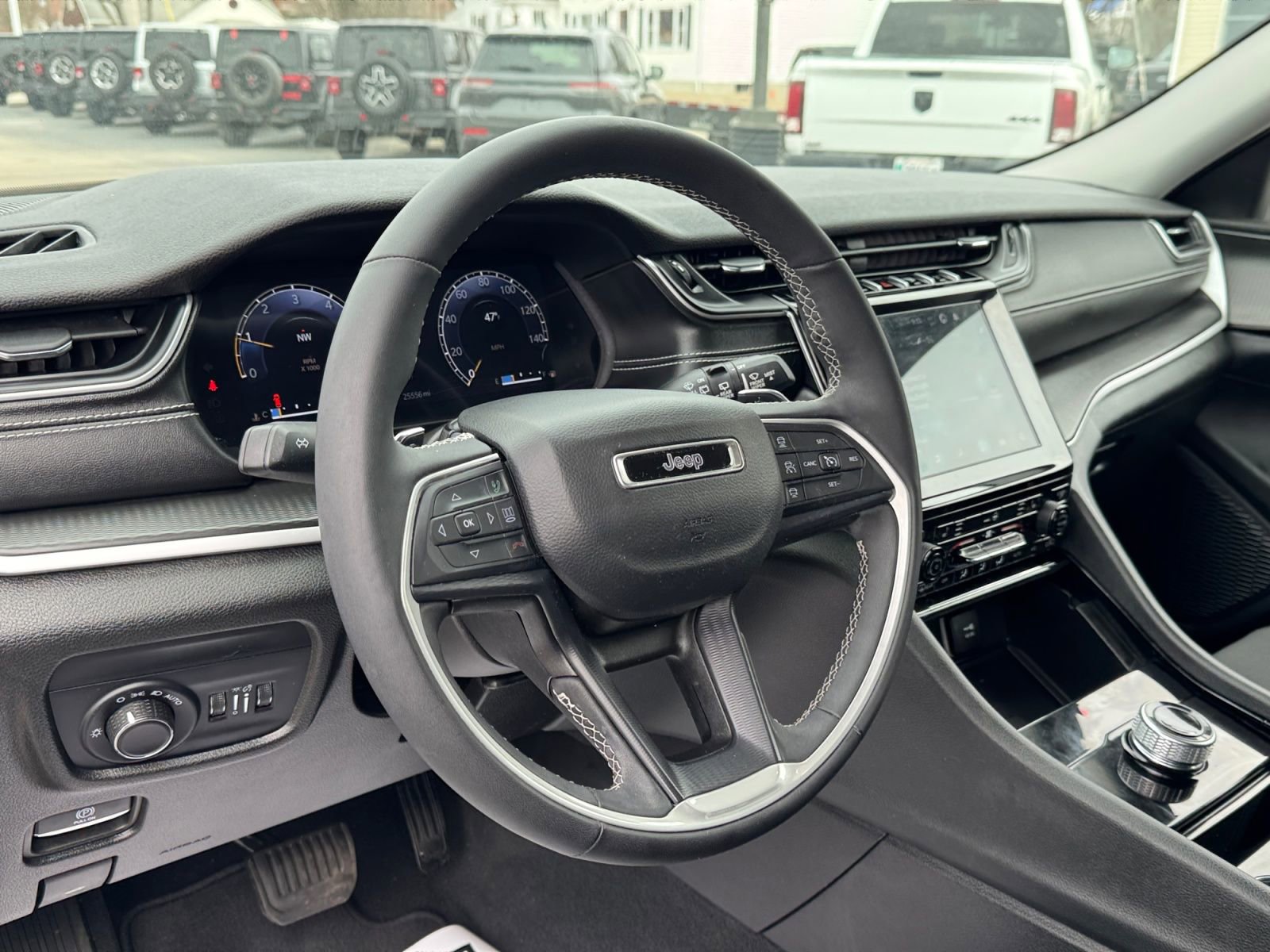 Used 2023 Jeep Grand Cherokee L Laredo w/ Luxury Tech Group I AWD/4WD image 23