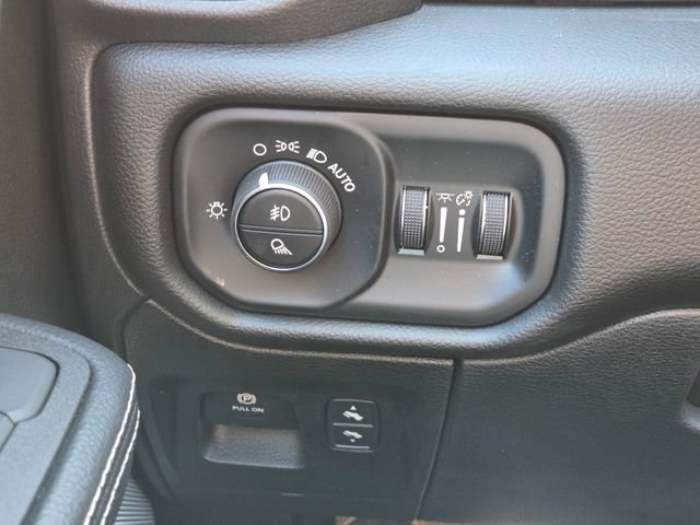 Used 2025 RAM 1500 Laramie AWD/4WD image 17