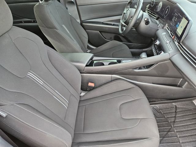 Used 2023 Hyundai Elantra SEL w/ Convenience Package image 14