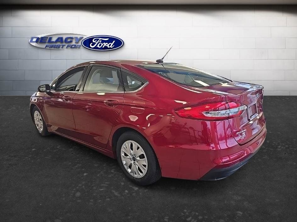 Used 2019 Ford Fusion S image 4