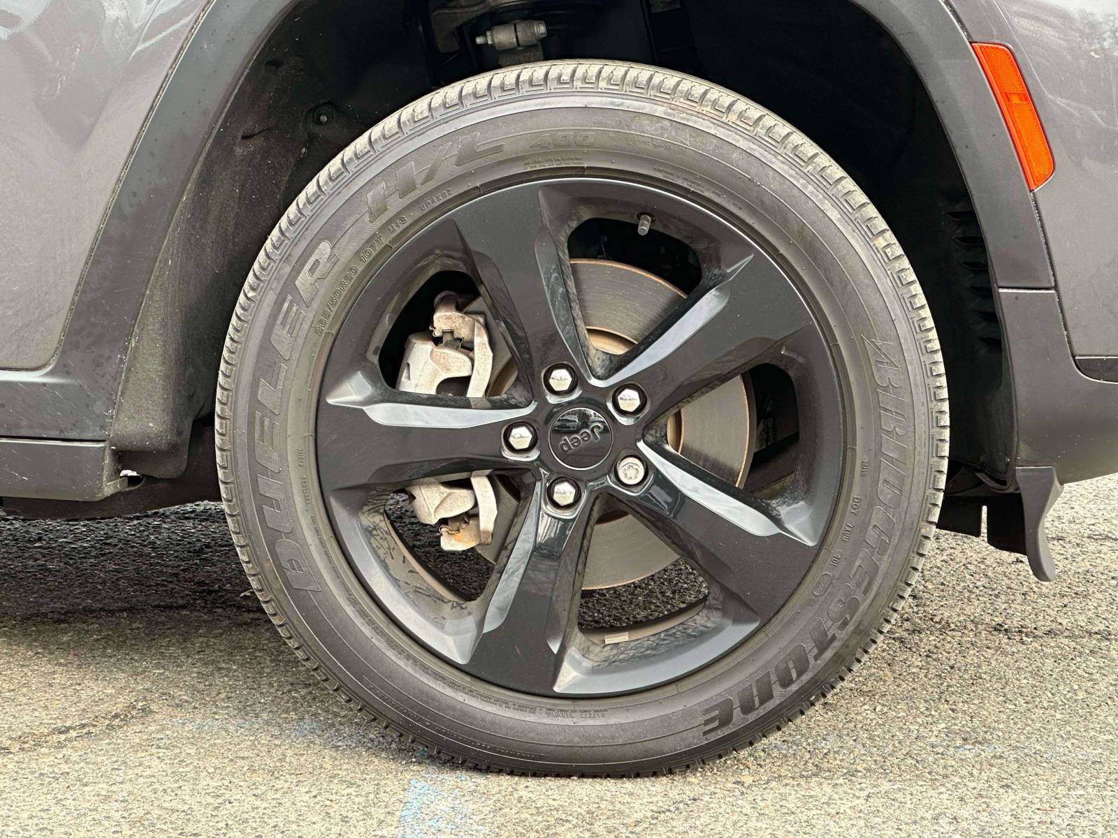 Used 2023 Jeep Grand Cherokee L Laredo image 7