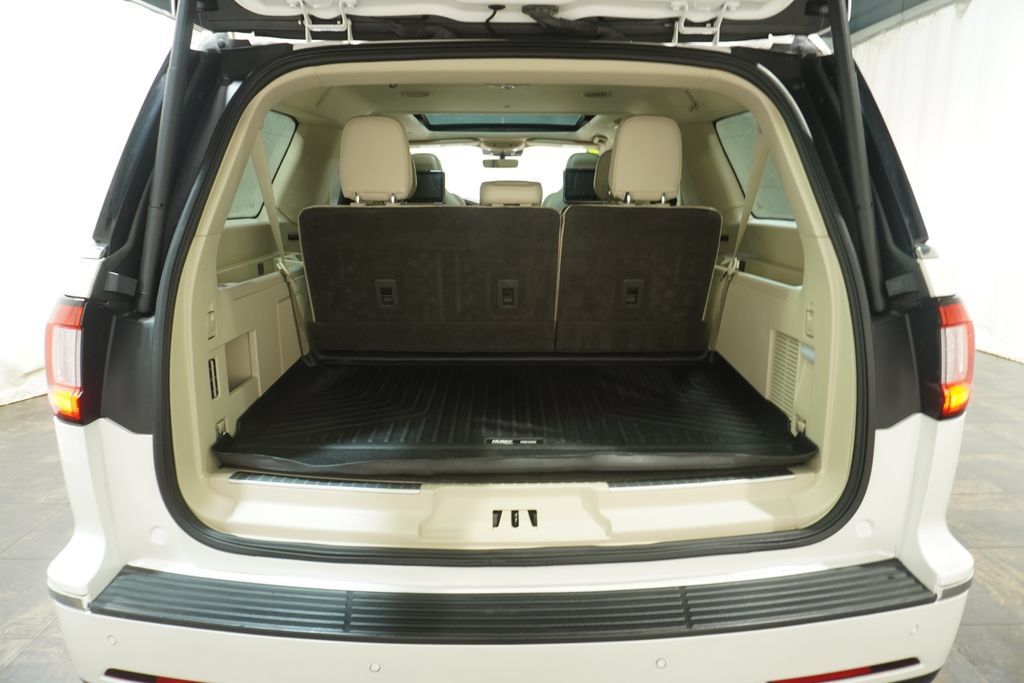 Used 2019 Lincoln Navigator L Reserve AWD/4WD image 8