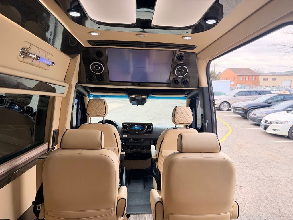 Used 2020 Mercedes-Benz Sprinter 3500 image 17