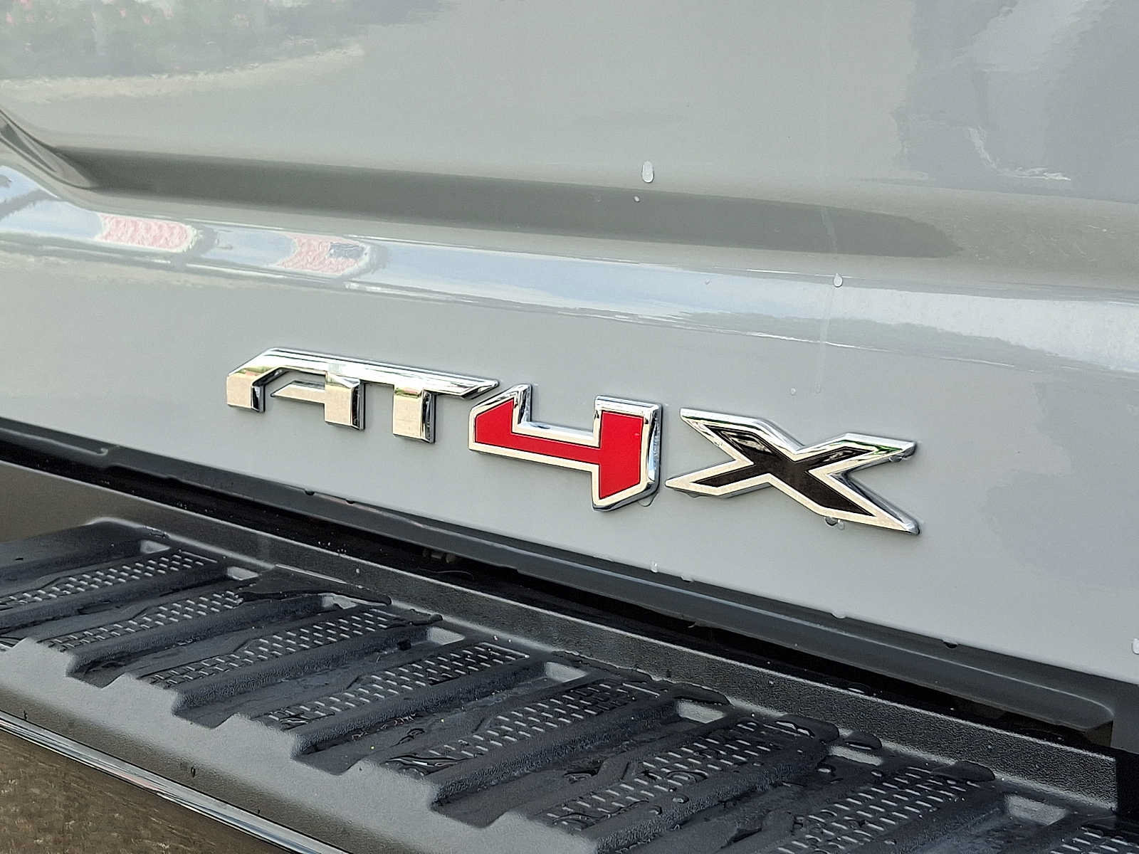 Used 2024 GMC Sierra 2500 AT4X AWD/4WD image 38
