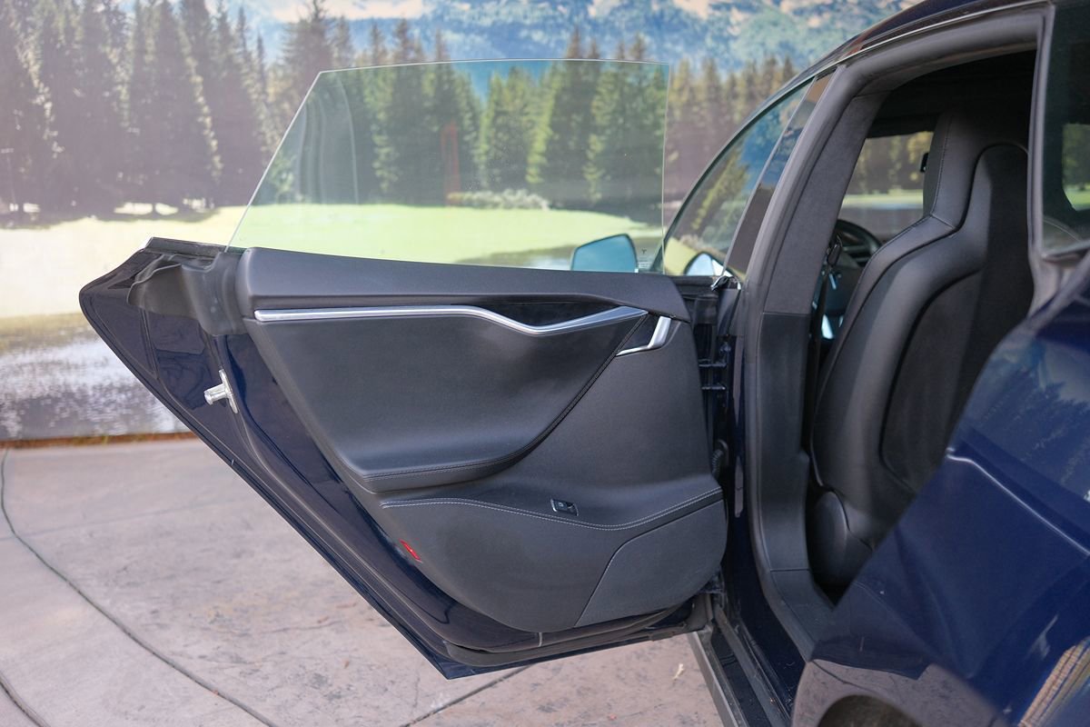 Used 2014 Tesla Model S 85 image 9