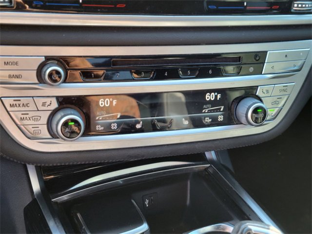 Used 2019 BMW 740i w/ M Sport Package image 27