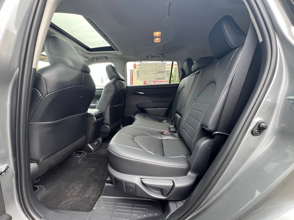 New 2026 Toyota Highlander XLE AWD/4WD image 13