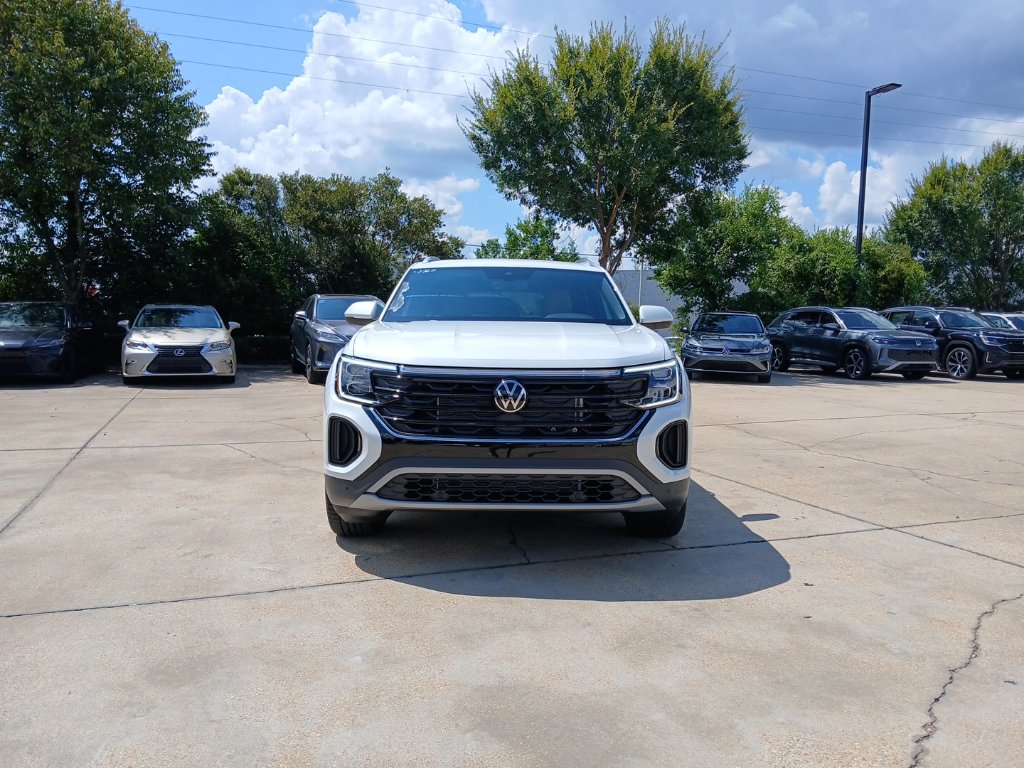 New 2026 Volkswagen Atlas Cross Sport SE FWD image 2