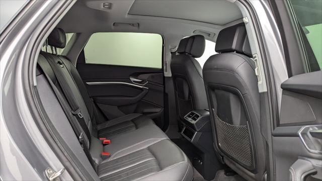 Used 2021 Audi e-tron Premium w/ Convenience Plus Package image 14