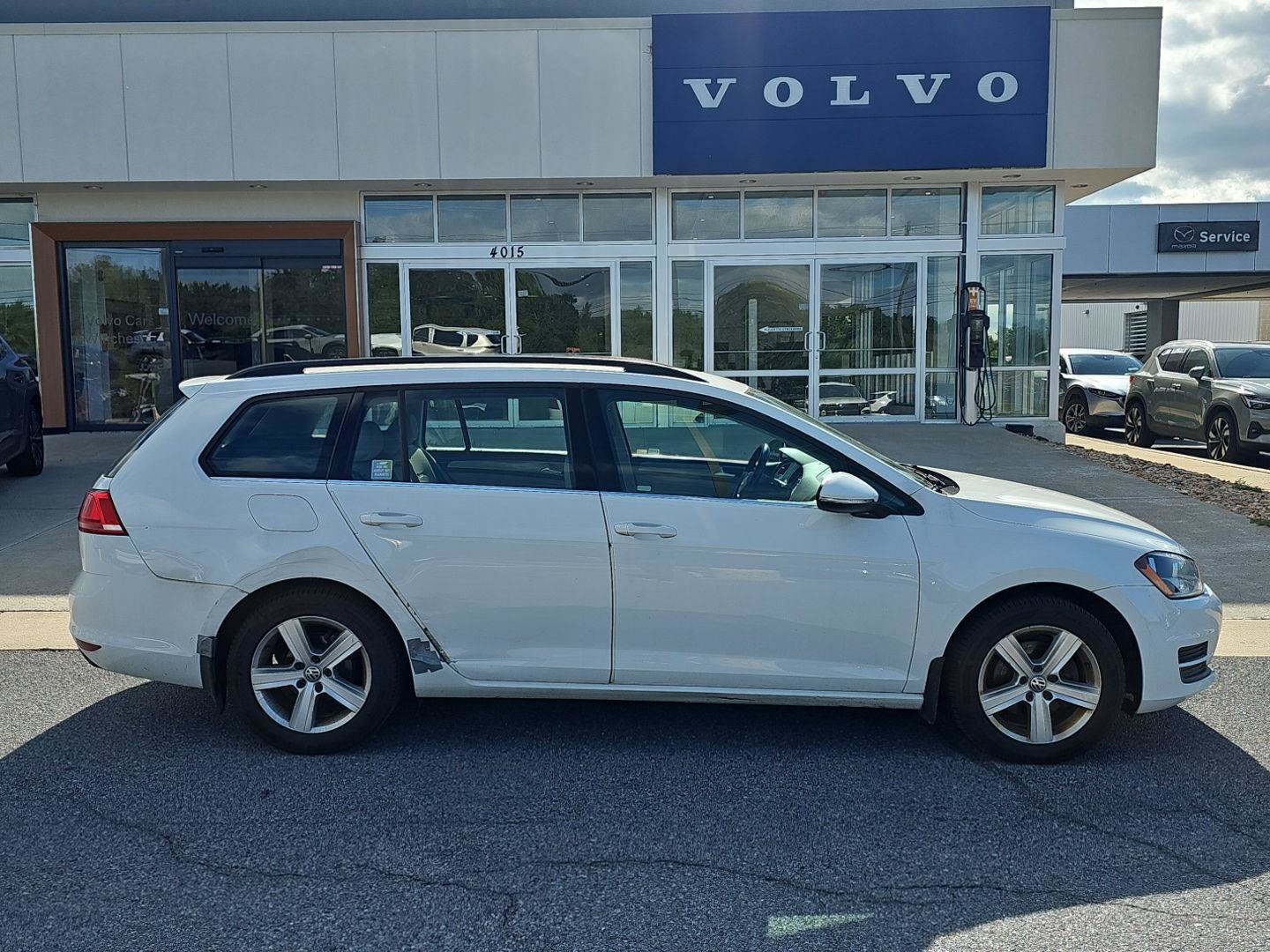 Used 2015 Volkswagen Golf TDI S FWD image 8