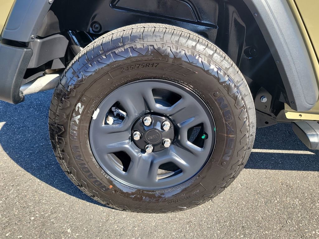 Used 2025 Jeep Wrangler Sport image 5