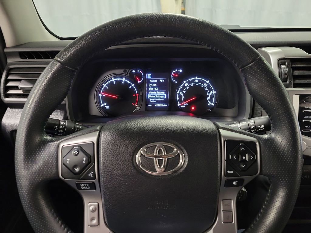 Used 2020 Toyota 4Runner SR5 AWD/4WD image 14