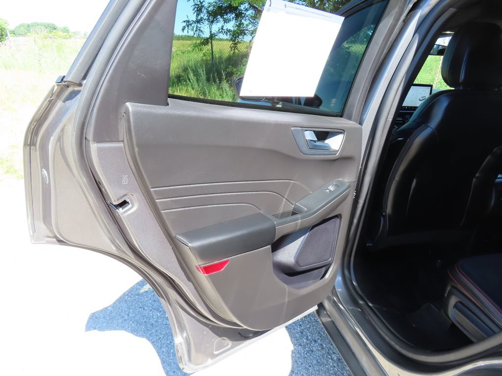 Used 2023 Ford Escape ST-Line w/ Tech Pack #1 AWD/4WD image 25