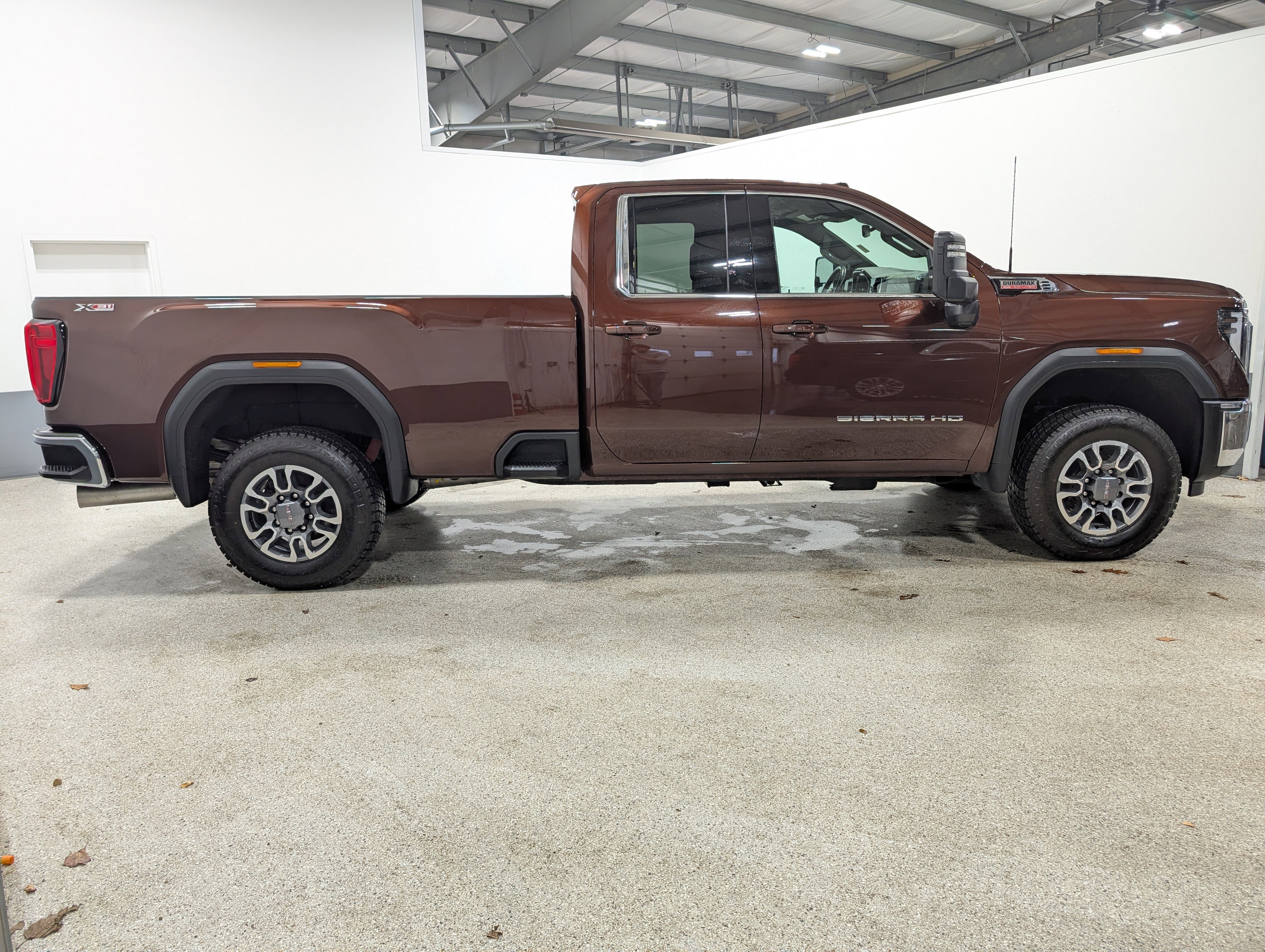 Used 2024 GMC Sierra 3500 SLE w/ SLE Value Package image 2