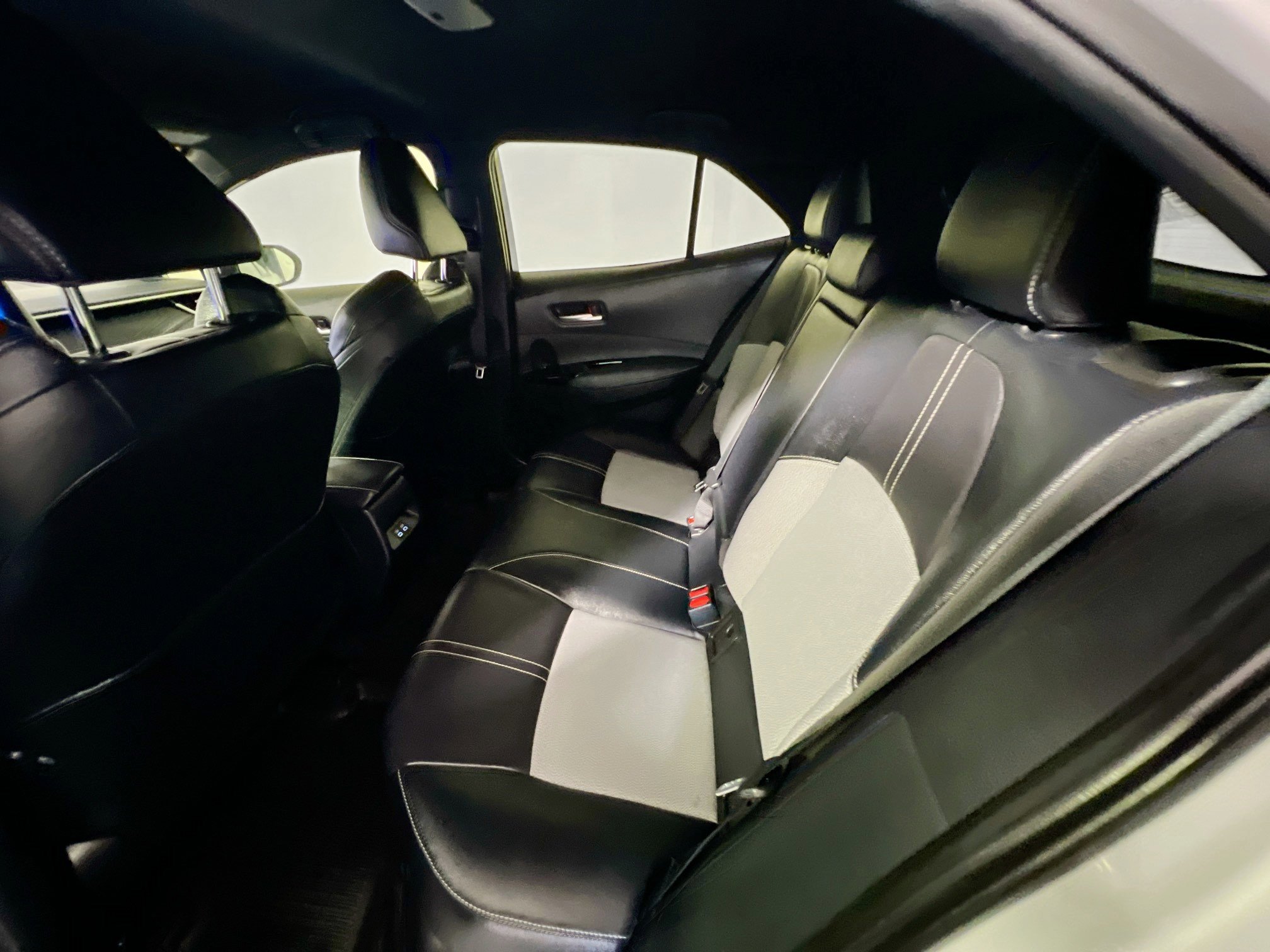 Used 2024 Toyota Corolla XSE image 29