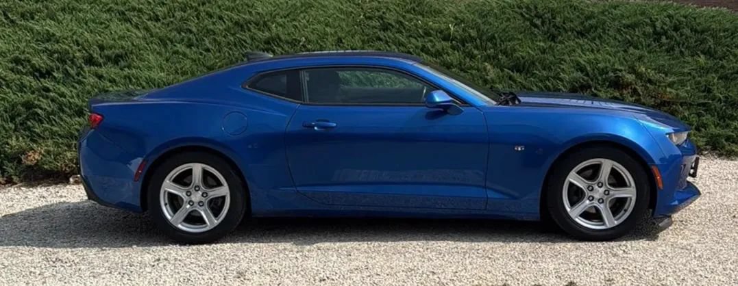 Used 2018 Chevrolet Camaro LT RWD image 5