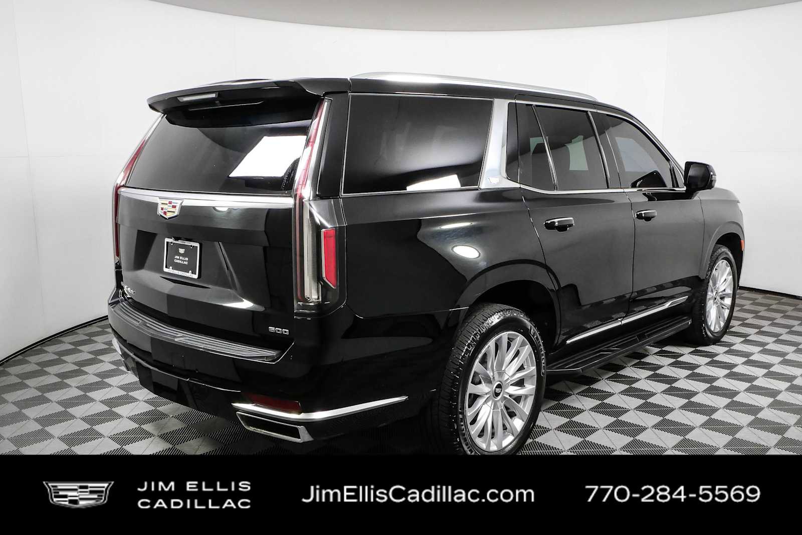 Used 2021 Cadillac Escalade Luxury RWD image 3