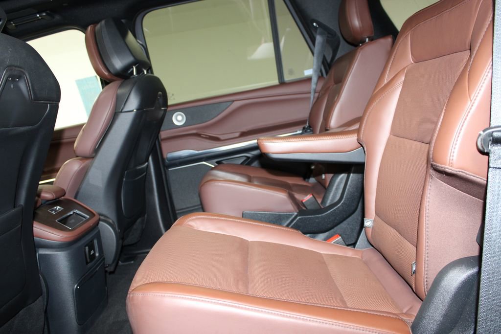 Used 2025 Lincoln Navigator Reserve image 33