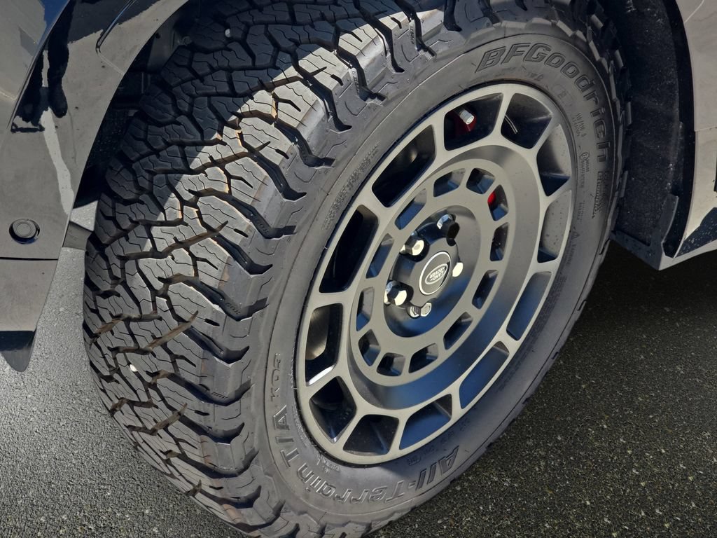 New 2026 Land Rover Defender 110 X-Dynamic SE AWD/4WD image 33