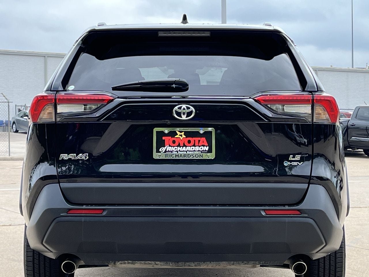 Used 2025 Toyota RAV4 LE AWD/4WD image 5