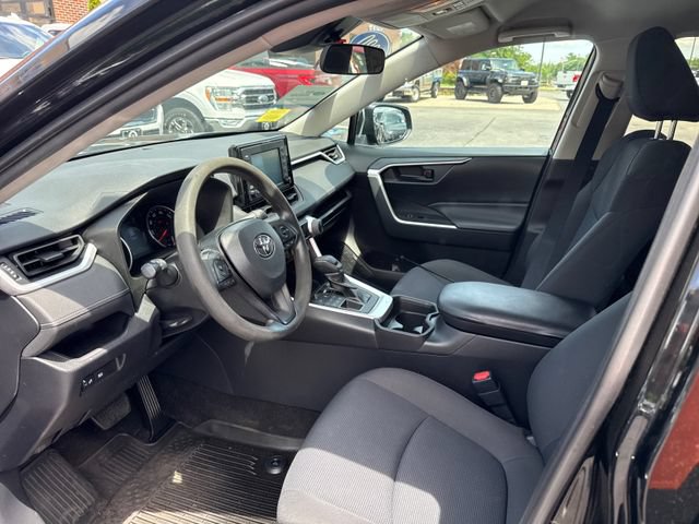 Used 2019 Toyota RAV4 LE AWD/4WD image 11