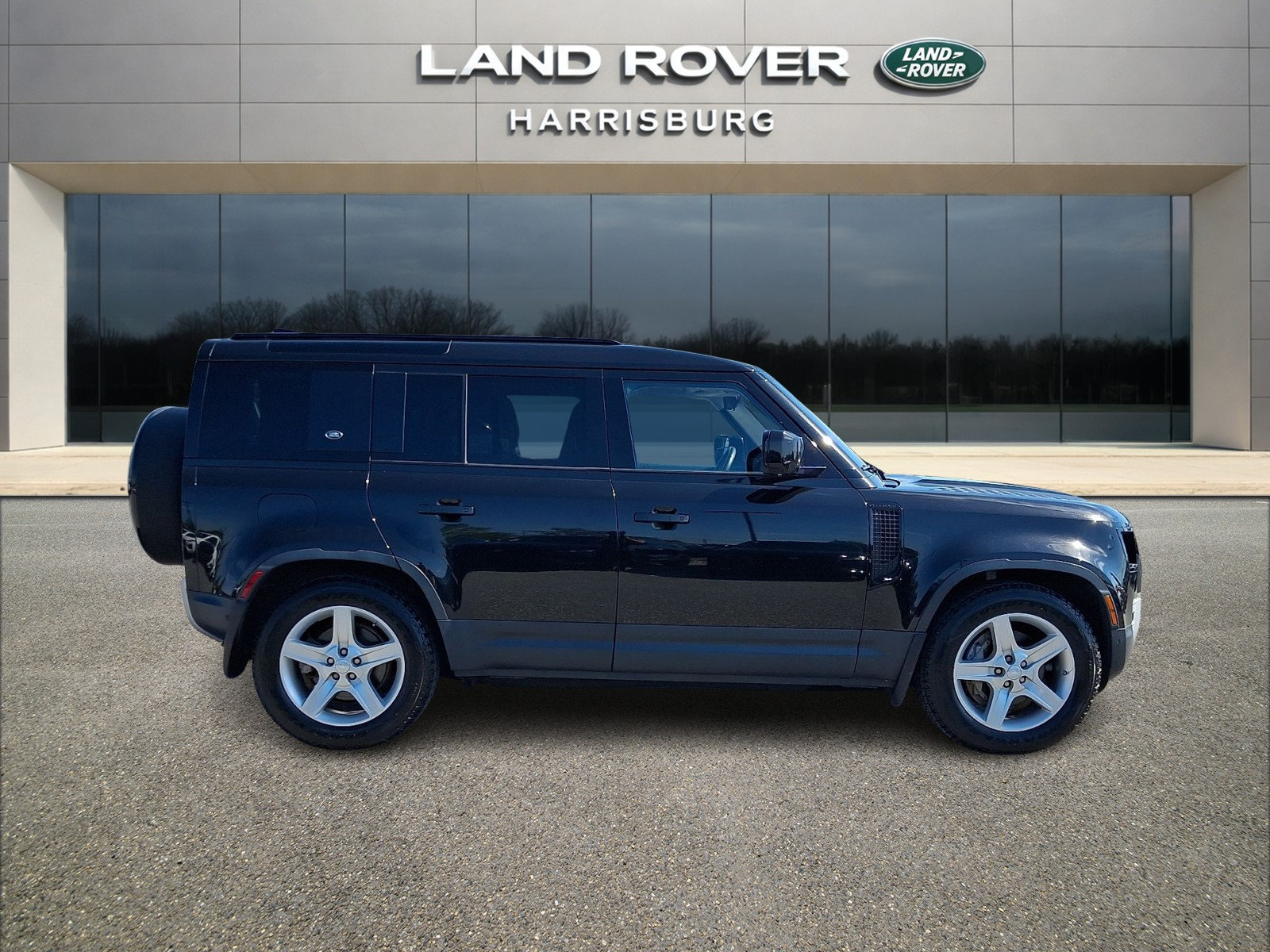 Used 2020 Land Rover Defender 110 SE AWD/4WD image 4