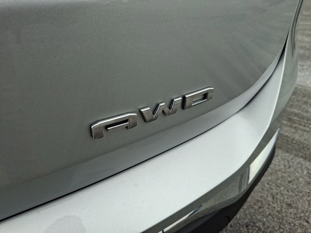 Used 2022 GMC Terrain SLT image 34