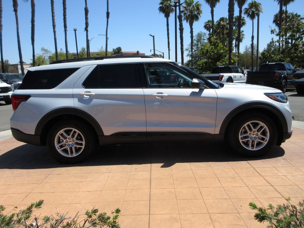 Certified 2026 Ford Explorer Active RWD image 5