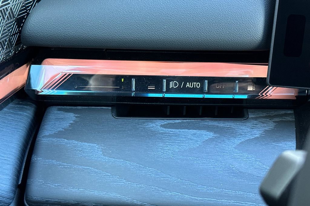 New 2026 BMW 550e xDrive 550e xDrive w/ Executive Package image 31