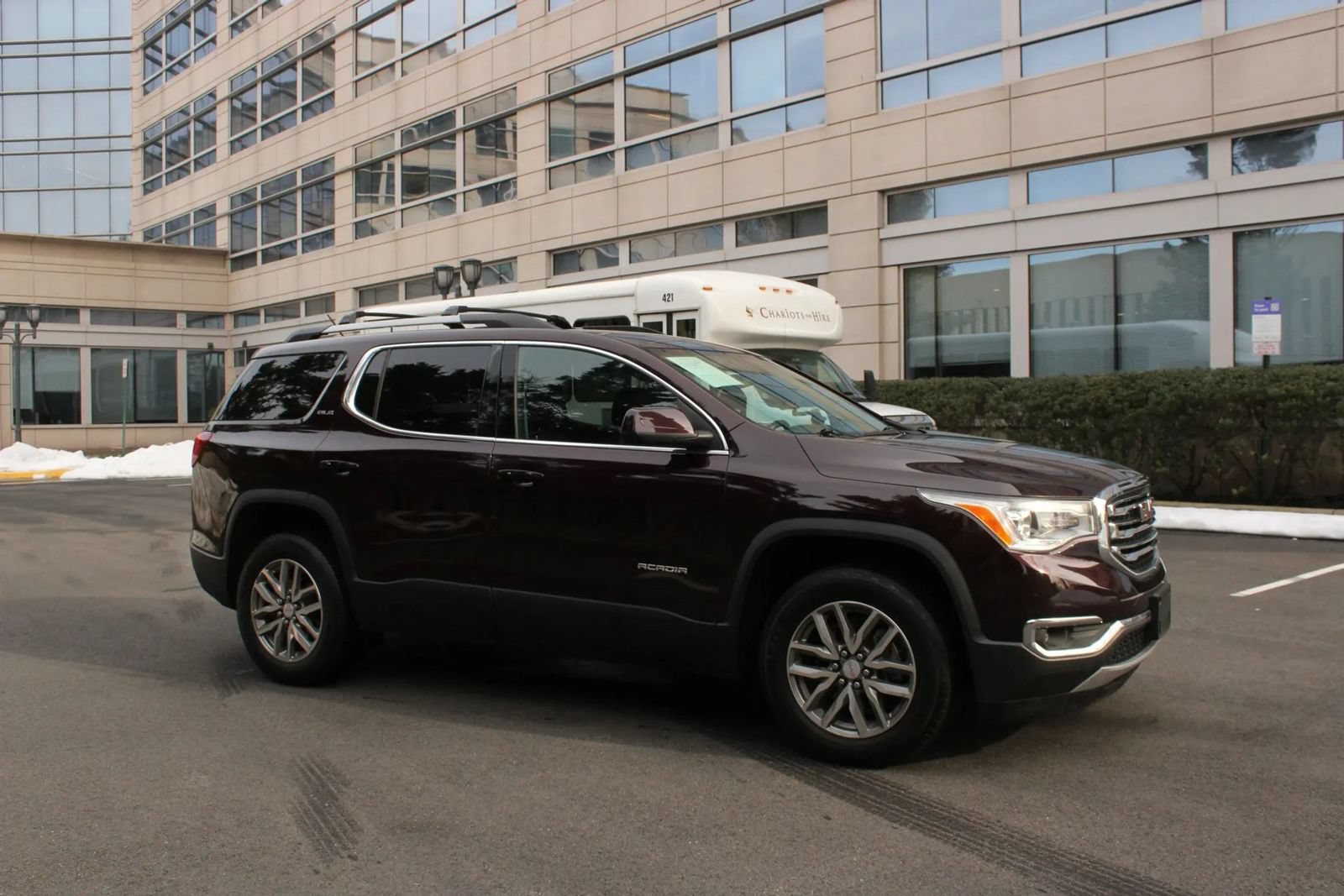 Used 2017 GMC Acadia SLE w/ Driver Alert Package I AWD/4WD image 2