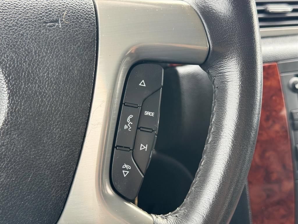 Used 2011 Chevrolet Avalanche LT RWD image 18