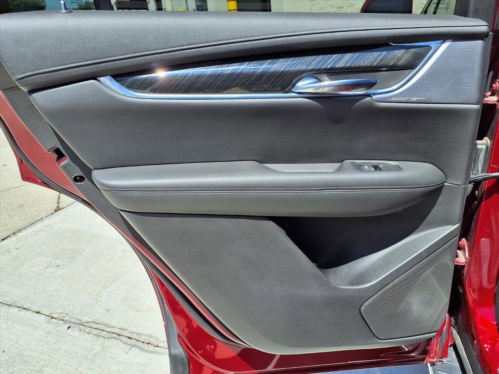 Used 2020 Cadillac XT6 Premium Luxury FWD image 17