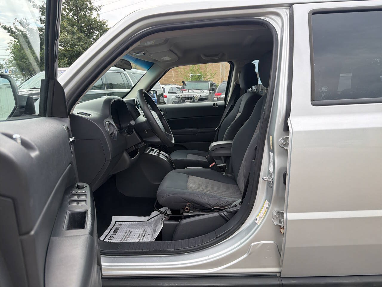 Used 2010 Jeep Patriot Sport w/ PWR Equipment Group FWD image 17