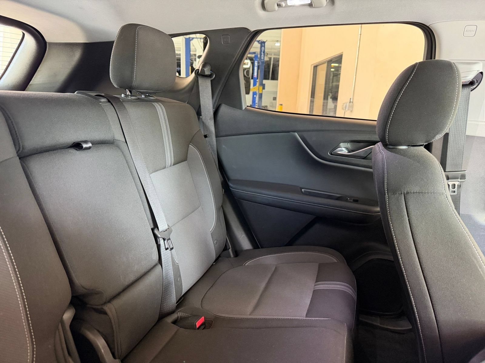 Used 2025 Chevrolet Blazer LT FWD image 32