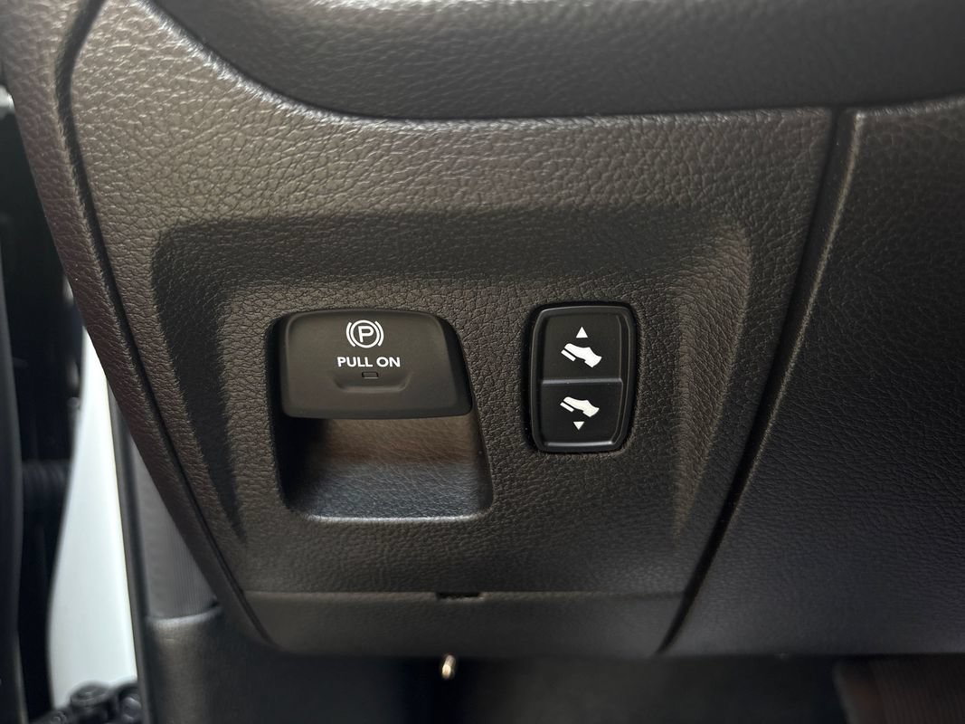 Used 2020 RAM 1500 Big Horn AWD/4WD image 34