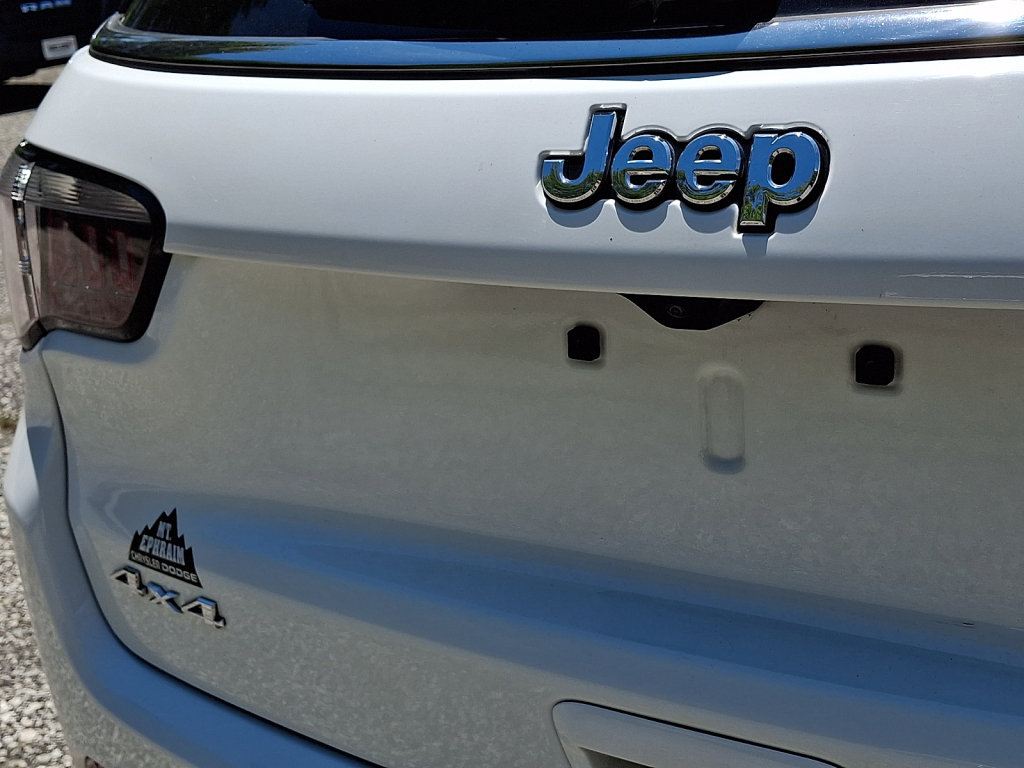 Used 2025 Jeep Compass Limited AWD/4WD image 18