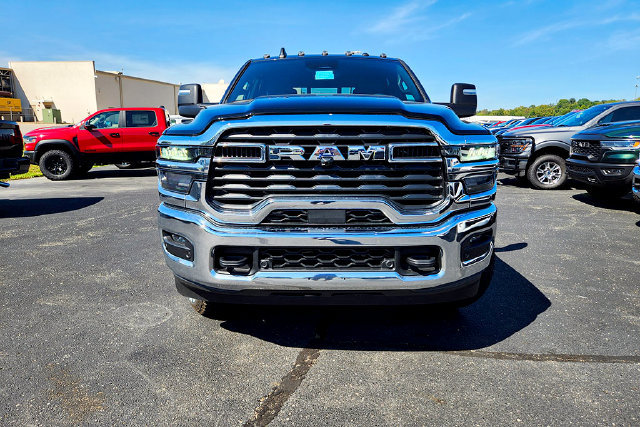 New 2027 RAM 2500 Tradesman AWD/4WD image 2