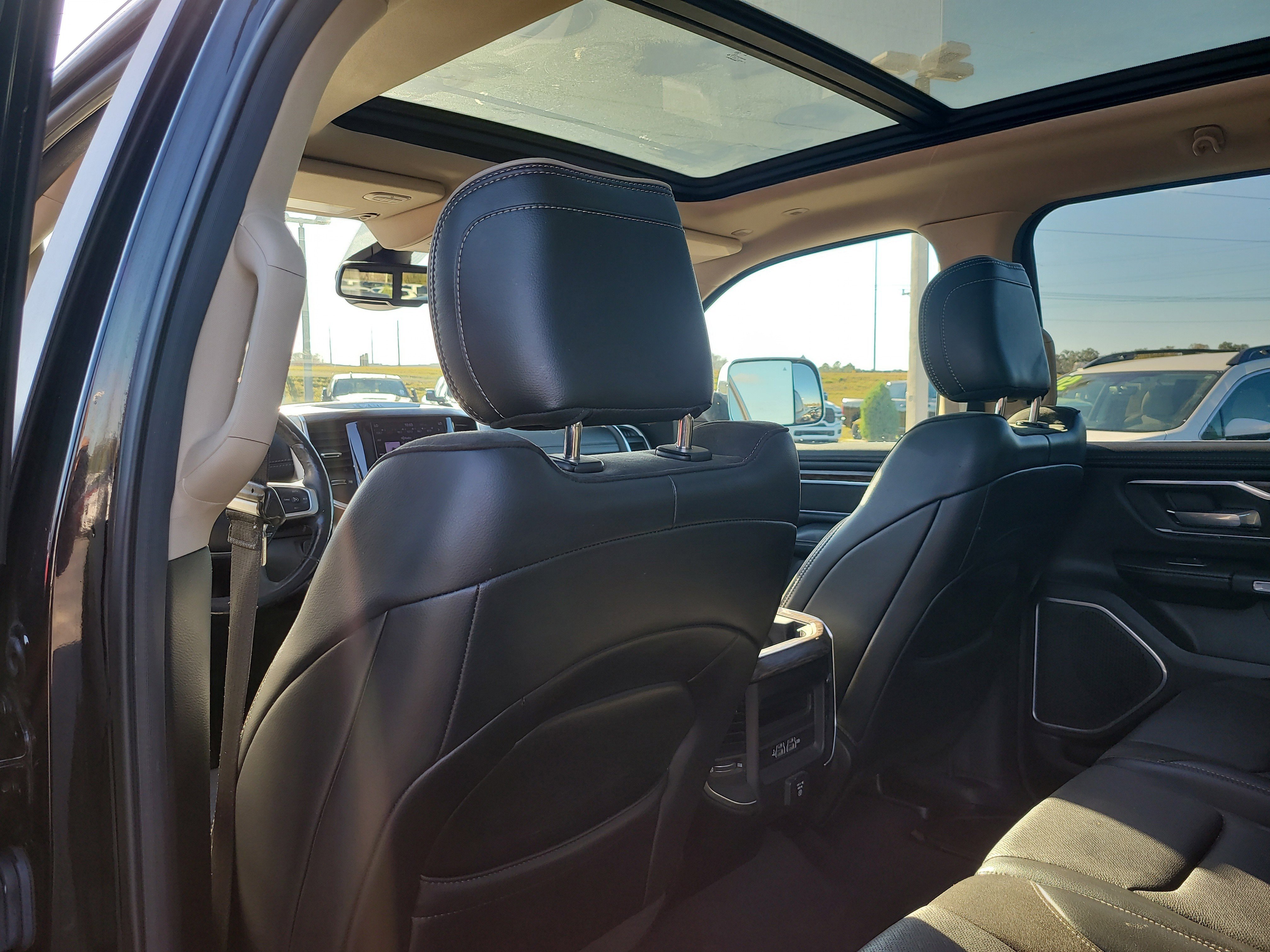 Used 2019 RAM 1500 Laramie image 13