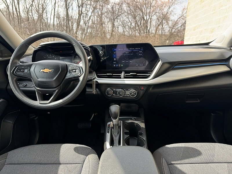 Used 2024 Chevrolet Trax LS w/ Driver Confidence Package FWD image 10